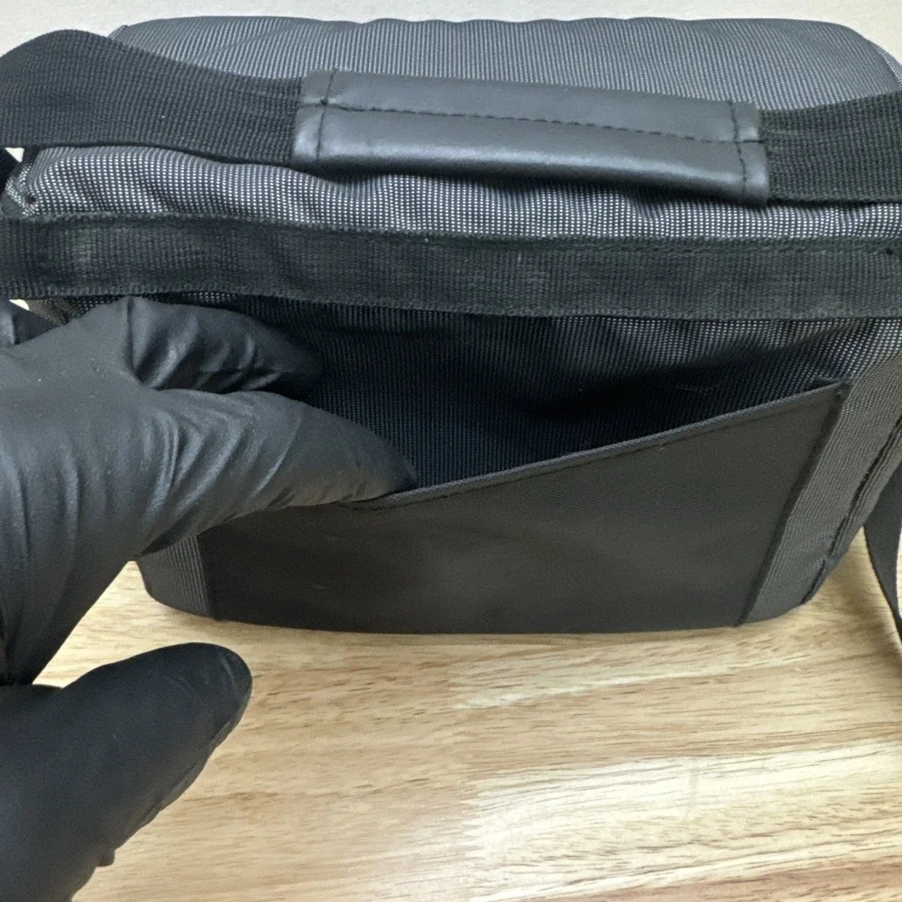 Case Logic Gray Medium Sized Camera Bag Shoulder Or Hand Carry